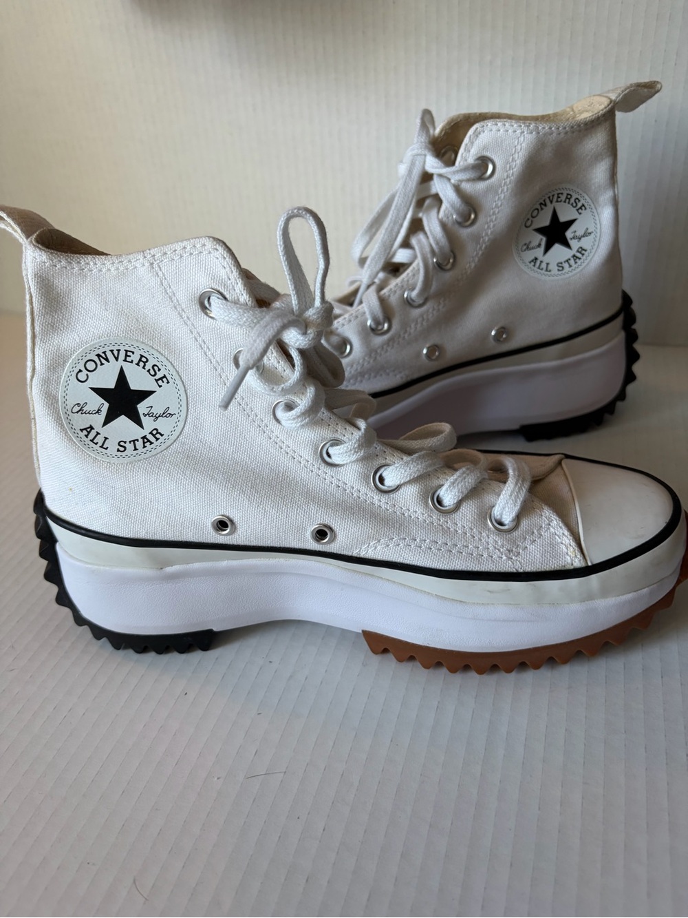Converse Run Star Hike Platform High Tops White Size 6.5